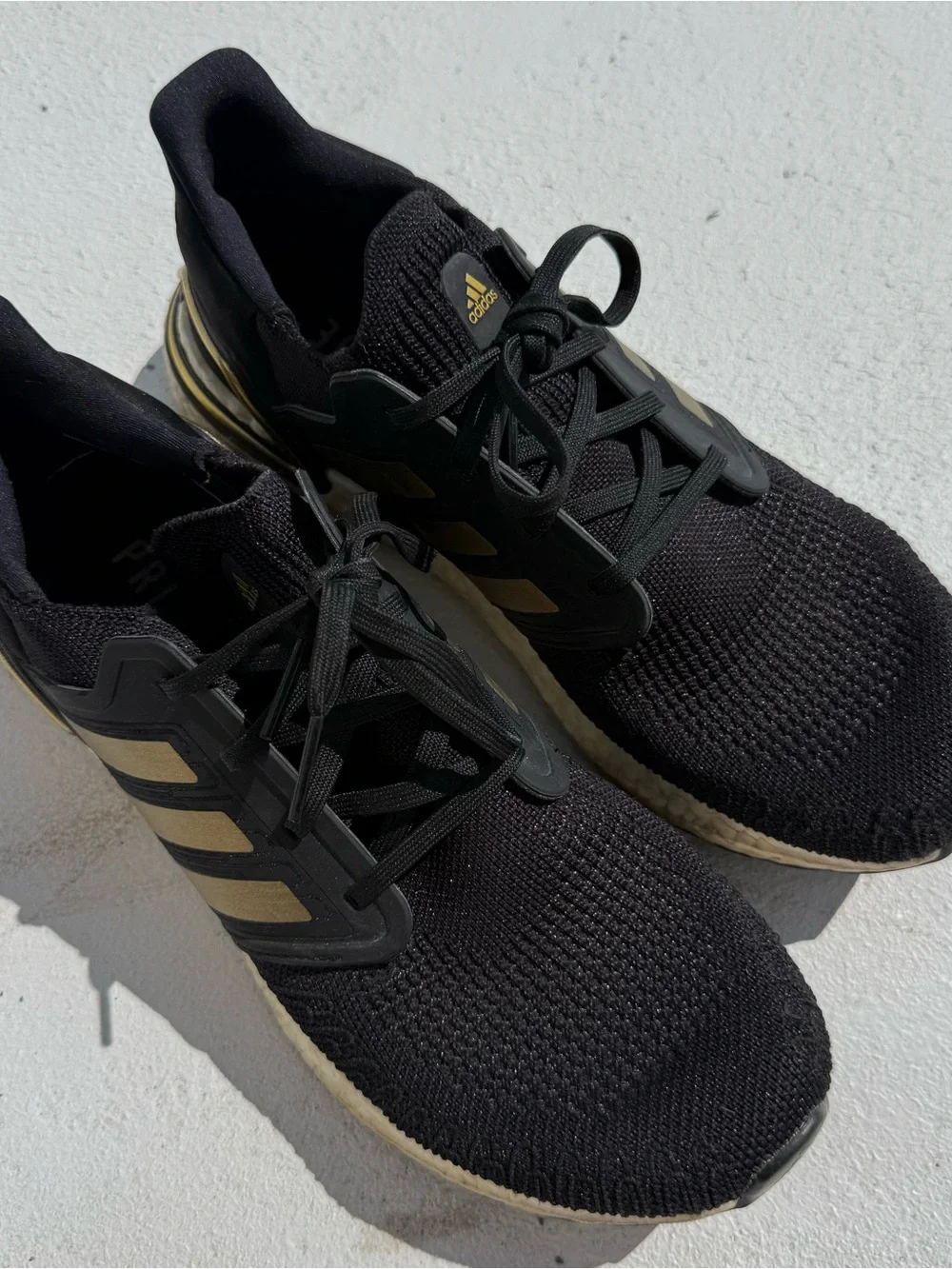 adidas Men’s Black & Gold Training Sneakers